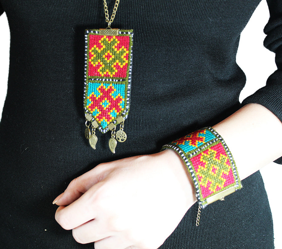 Set of Handmade Embroidery(Soozan Doozi) Necklace, Bracelet and Earring, Z2-559